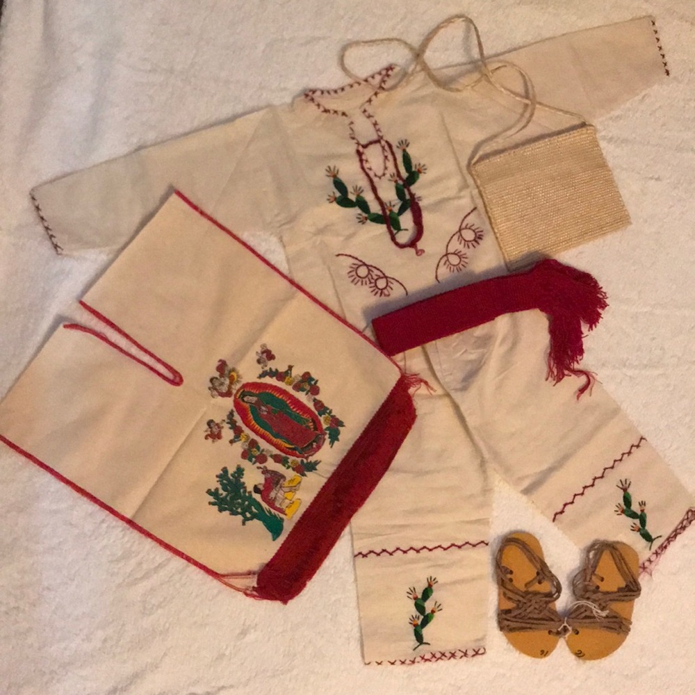 Ropita de nino de indigena
